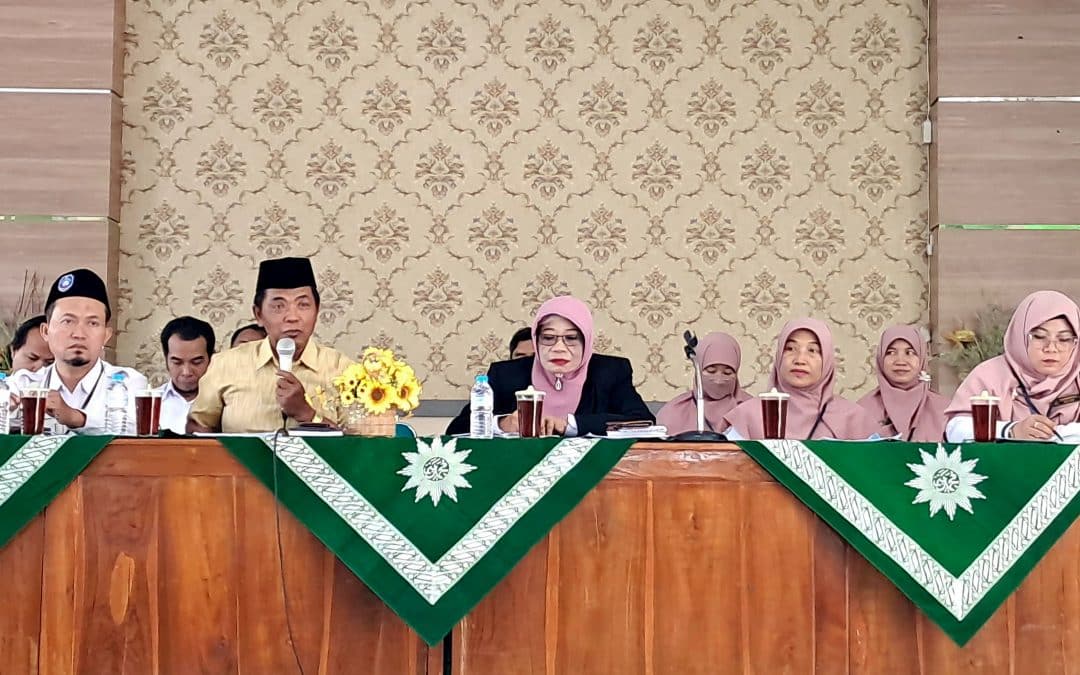 Tingkatkan Kualitas Pendidikan, MI Muhammadiyah Karanganyar Gelar Pembinaan Guru Jelang Tahun Ajaran Baru