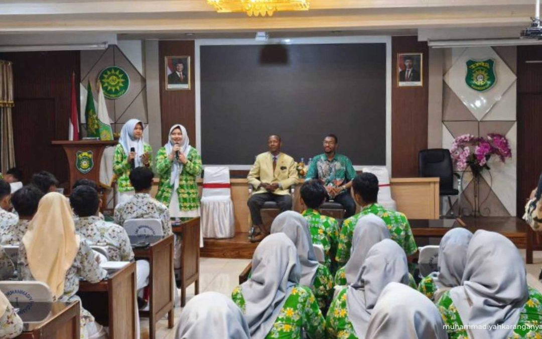Tingkatkan Skill Komunikasi Global, Siswa ICP SMA Muhi Karanganyar Belajar Bareng Native Speaker