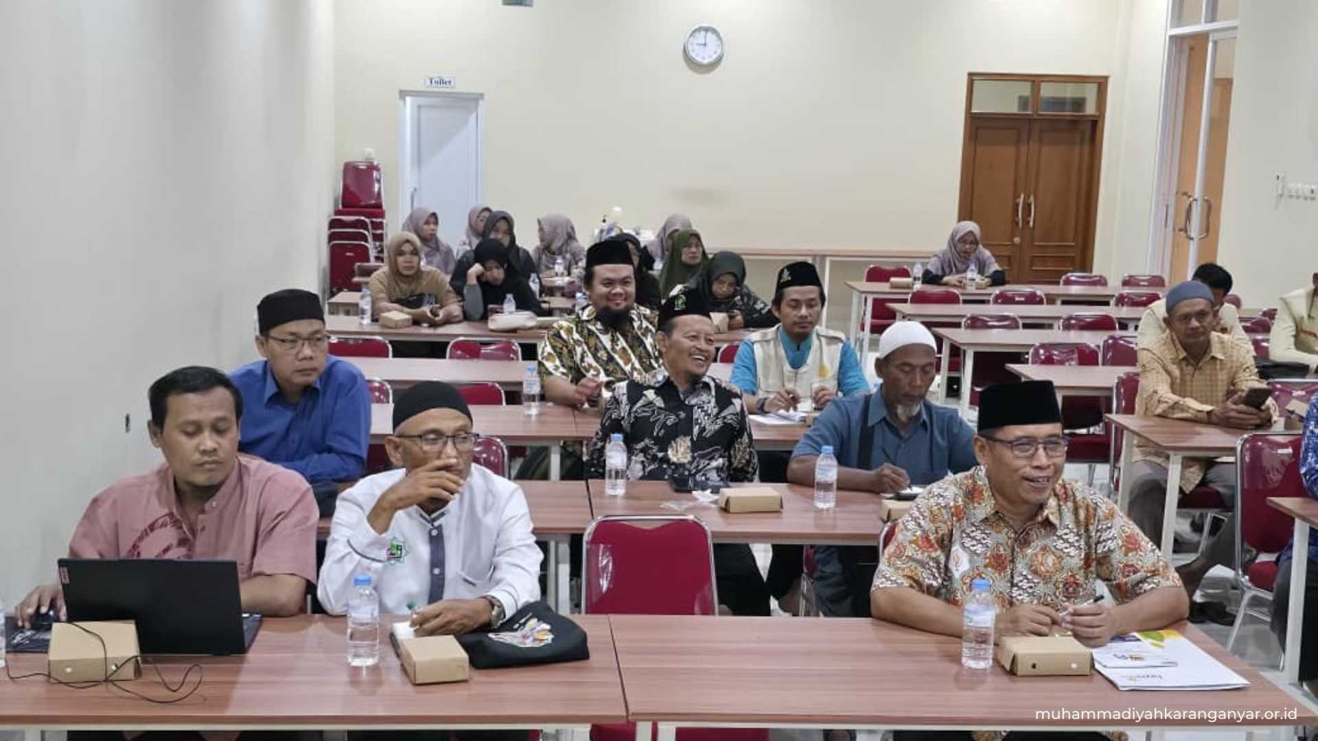 news pdm karanganyar – Kukuhkan Ideologi Kader, PCM Kebakkramat Bedah 6 Identitas Masyarakat Islam di MTC Sapen (2)