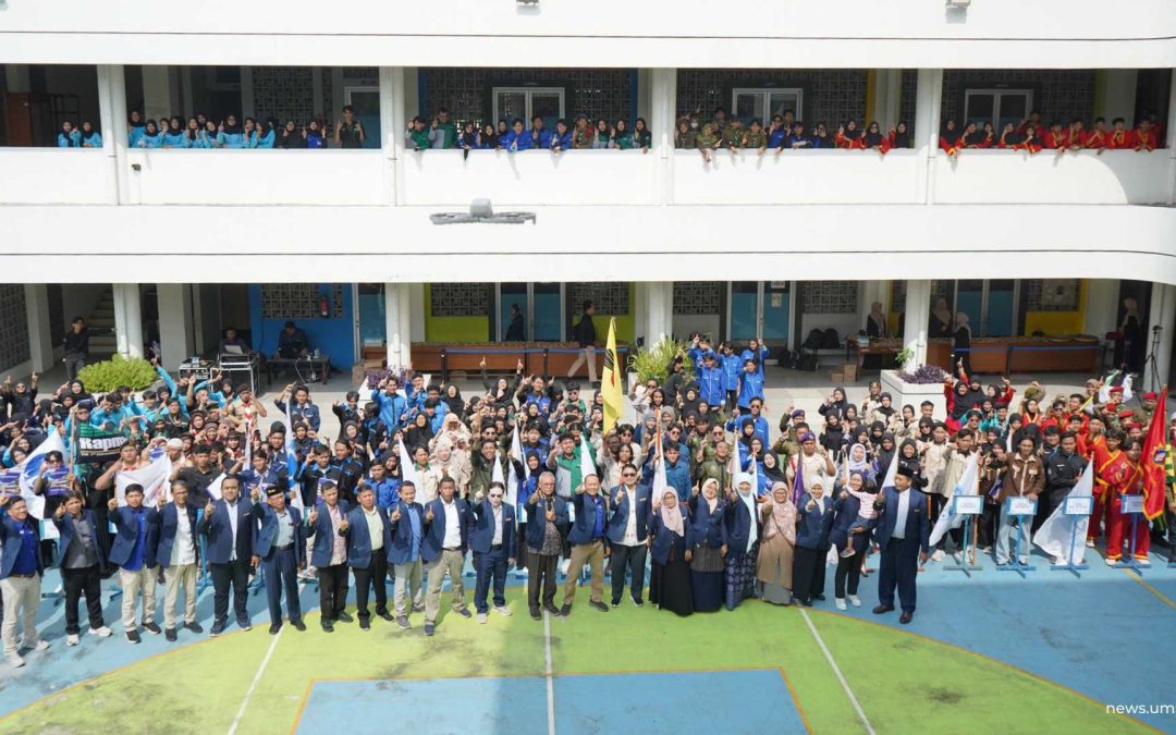 Lantik 913 Pengurus Ormawa, UMS Fokus Cetak Pemimpin Muda yang Berintegritas