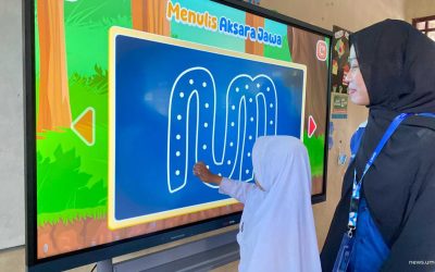 Mahasiswa KKN-Dik UMS Kenalkan Aplikasi ‘Adventure Quest’ untuk Belajar Aksara Jawa di Wonogiri