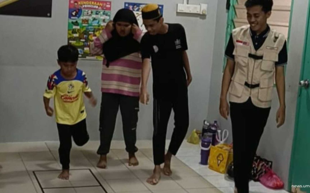 Mahasiswa KKN-Dik UMS Kenalkan Permainan Engklek Berbasis Puzzle Matematika