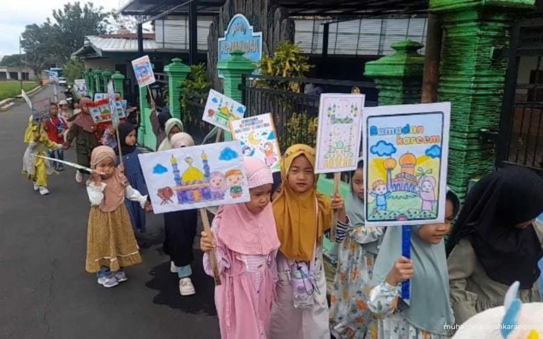 Sambut Ramadan 1447 H, Puluhan Siswa KB Al Jami’i dan TK Aisyiyah Karangpandan Pawai Keliling Desa