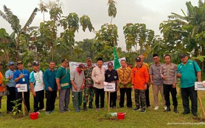 Cegah Banjir, PRM dan PRA Ngasem Hijaukan Colomadu dengan 1.500 Bibit Pohon