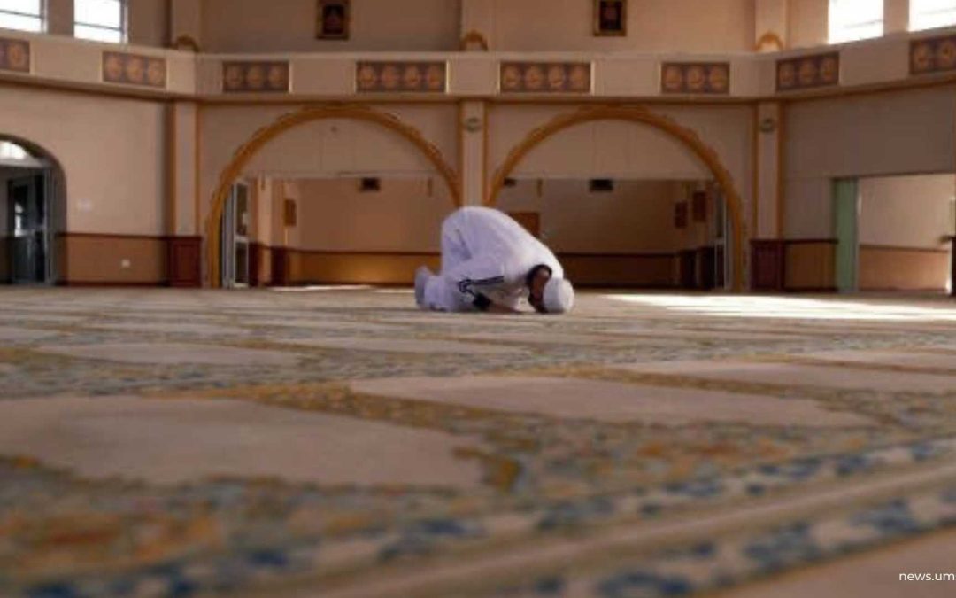 Hukum Menambah Doa saat Sujud dalam Perspektif Muhammadiyah, Bolehkah?