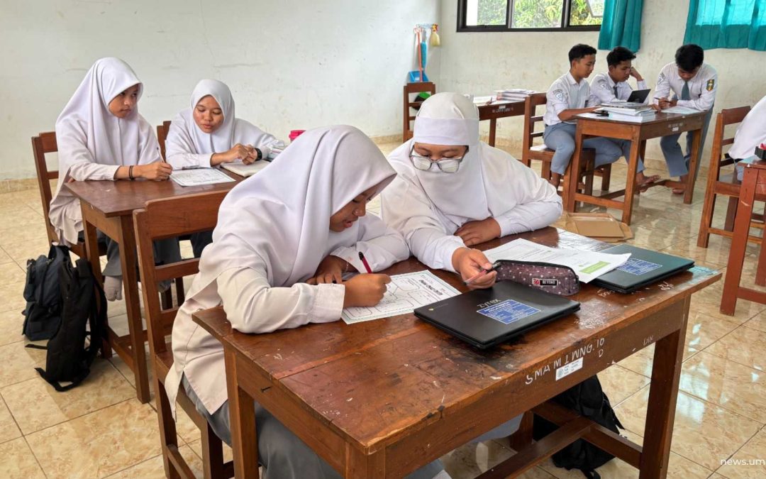 Mahasiswa KKN-DIK FKIP UMS Tingkatkan Kemampuan Bahasa Inggris Siswa Lewat English Literature Club