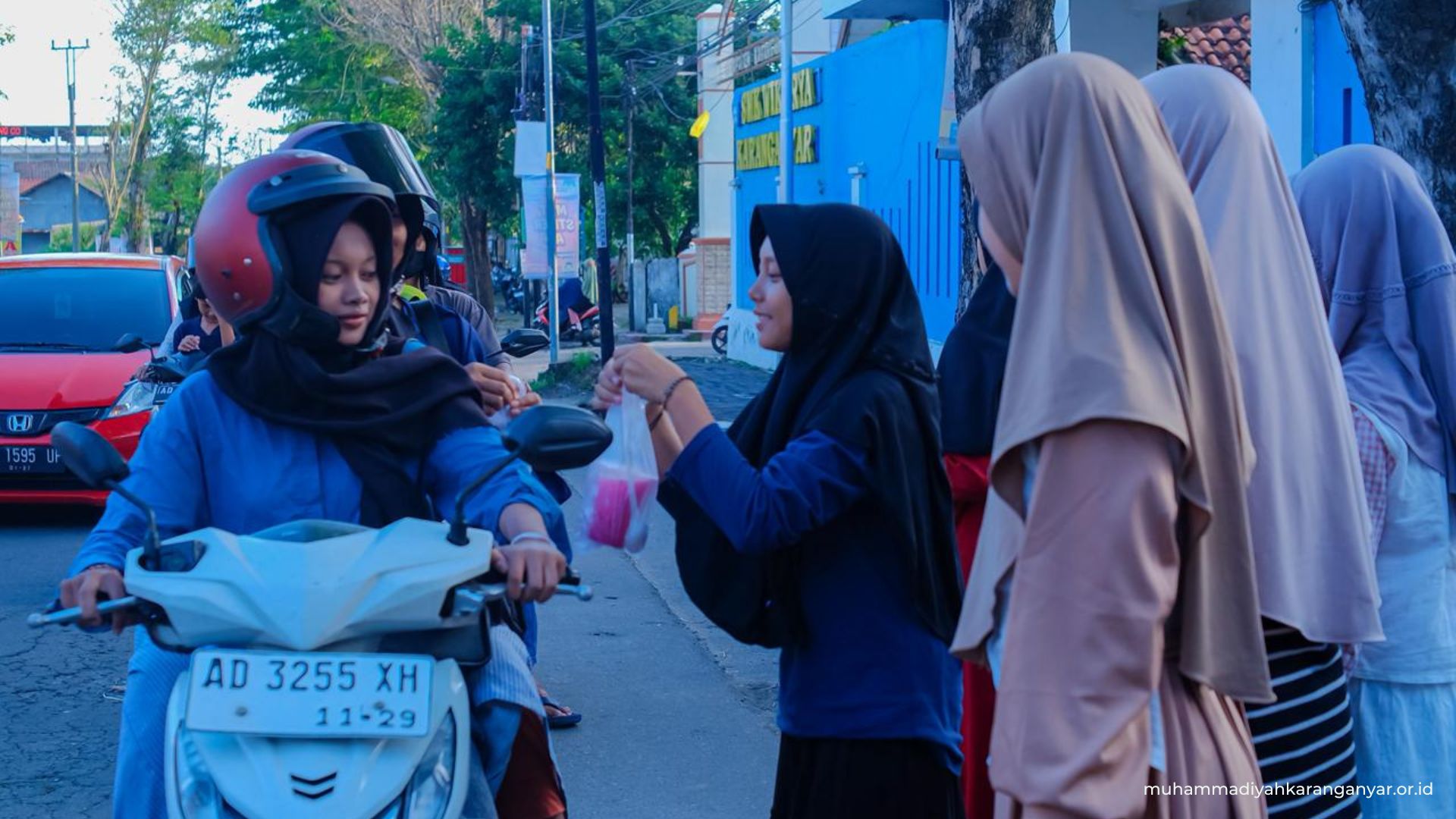 Semarak Ramadan di MI Muhammadiyah Karanganyar Dari Pesantren Kilat hingga Turun ke Jalan Bagi Takjil