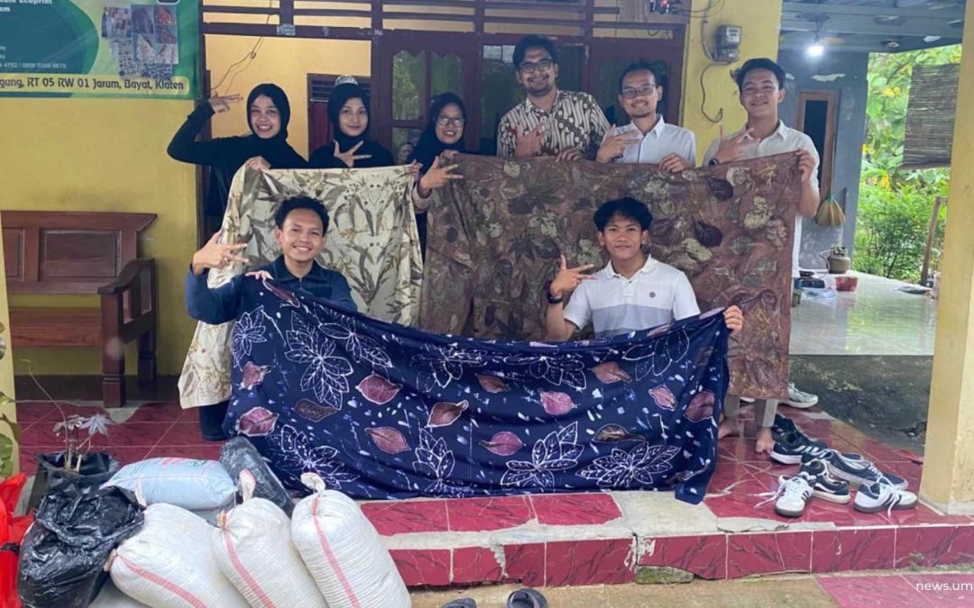 Dampingi Desa Jarum Klaten, Tim FEB UMS Dorong Transformasi Batik Ecoprint ke Industri Kreatif