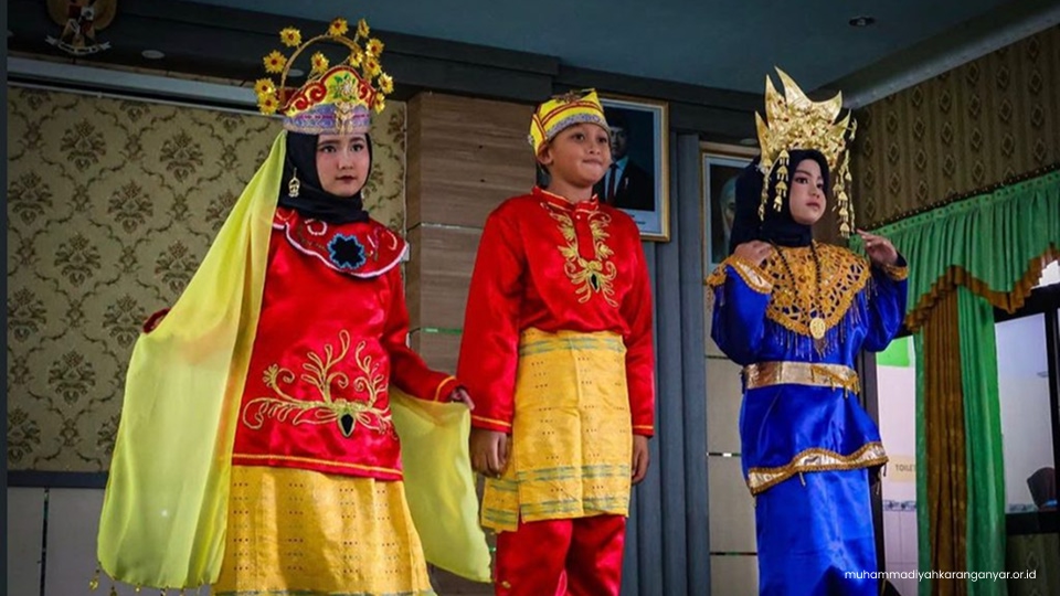 Kartini Masa Kini: Kreativitas dan Budaya Bersatu di MI Muhammadiyah Karanganyar