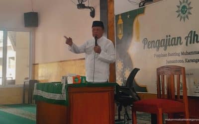 Berapi-api dan Menghibur, Tausiyah Juliyatmono Hidupkan Kajian Ahad Pagi PRM Sedayu