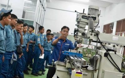 Siswa SMKN 1 Sidayu Gresik Gali Wawasan Perkuliahan di Fakultas Teknik UMS
