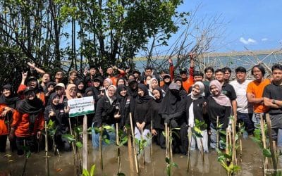 Kader HW UMS Tanam Mangrove di Pantai Baros Melalui EcoJourney 2026