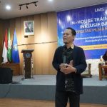 Sesi materi pertama, Dr. Joko Yuwono, M.Pd., menyampaikan materi bertajuk "Kampus Ramah Disabilitas dan Ragam Mahasiswa Disabilitas di Perguruan Tinggi"