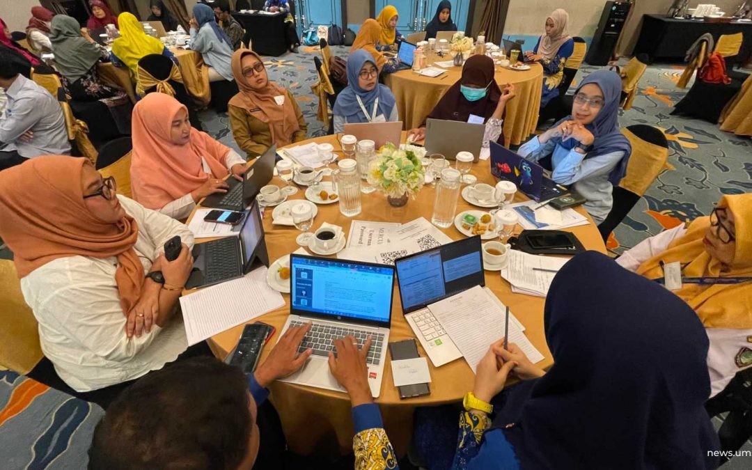 Selaraskan Dunia Kerja, UMS Evaluasi Kurikulum Kesmas Bersama Stakeholder