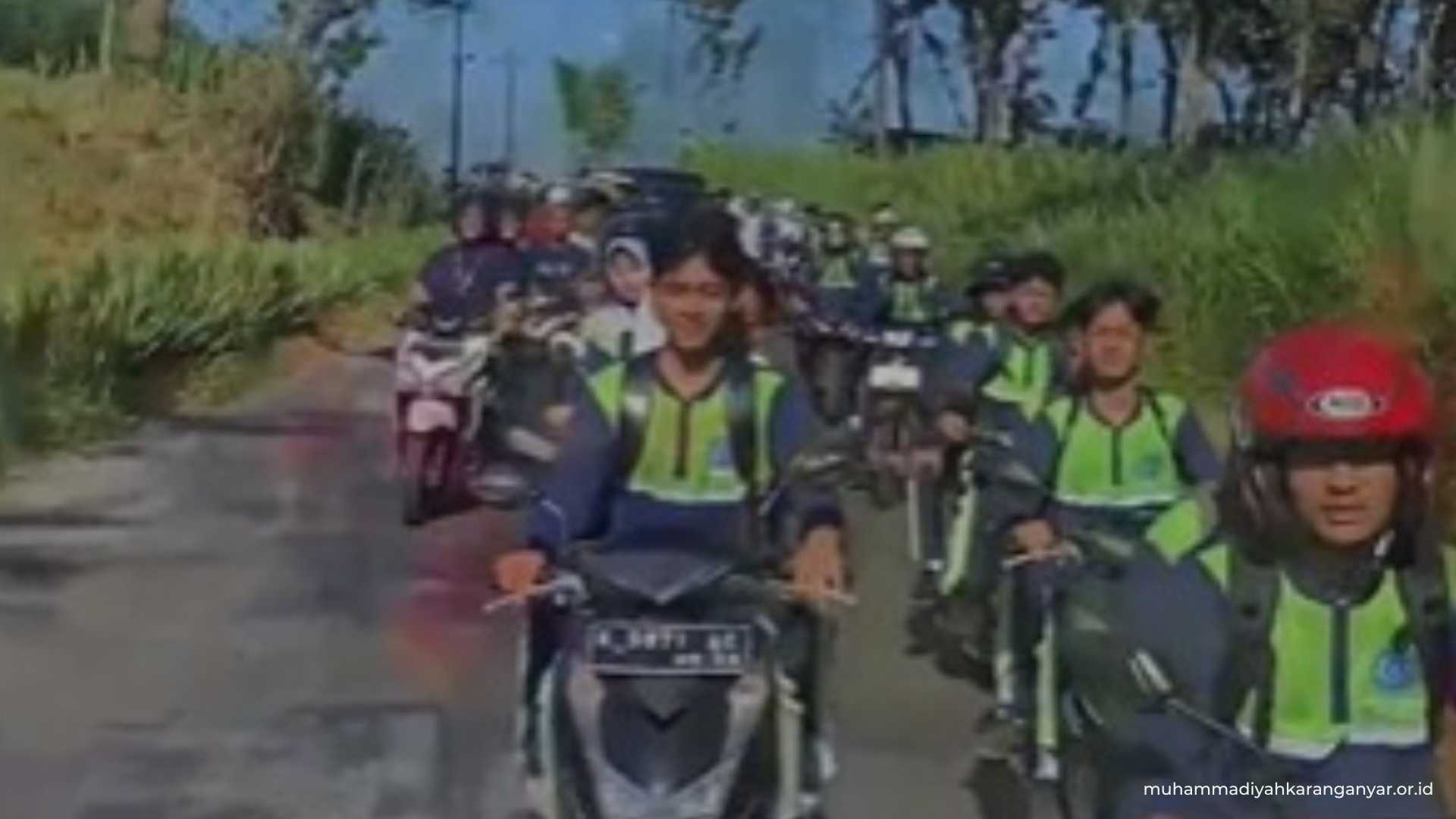 Rayakan Milad ke-41, SMA Muhammadiyah 1 Bangsri Adakan Pawai Ta’aruf dan Bagikan Nasi Gratis