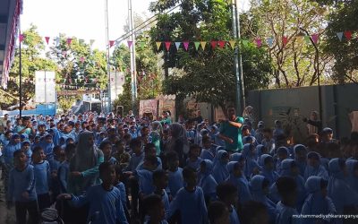 Tutup MPLS 2026/2027, SD Muhammadiyah Kriyan Bagikan Bibit Tanaman ke Warga Jepara