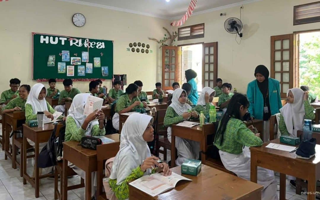 DPM Psikologi UMS Gelar Program Digiwise di SMPN 4 Surakarta Cegah Cyberbullying