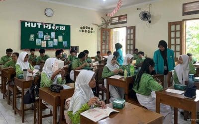DPM Psikologi UMS Gelar Program Digiwise di SMPN 4 Surakarta Cegah Cyberbullying