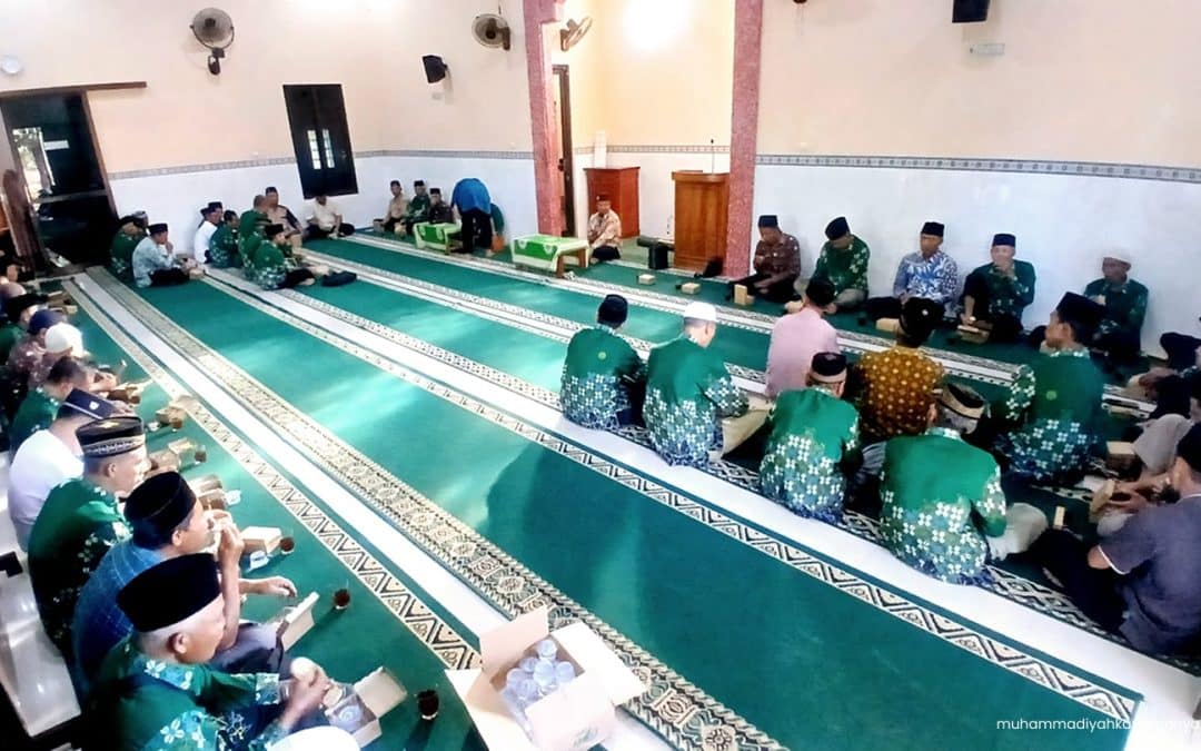 Kajian Turba PCM Jumantono di Sedayu: Dorong Pemahaman Bacaan Salat hingga Penyaluran Sembako
