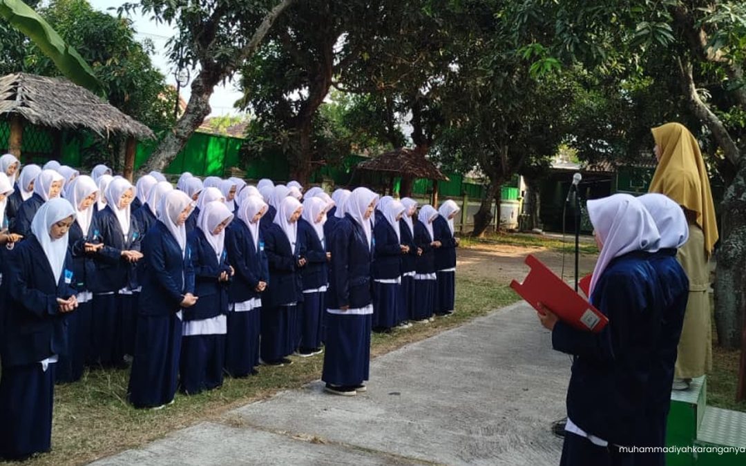 Cetak Generasi Unggul, Ponpes Muhammadiyah Darul Arqom Karanganyar Beri Penghargaan Santri Berprestasi MAPSI