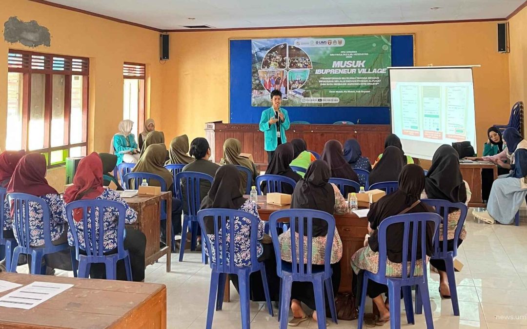 Tingkatkan Nilai Ekonomi Alpukat, Mahasiswa UMS Kenalkan Pemasaran WA Business di Boyolali