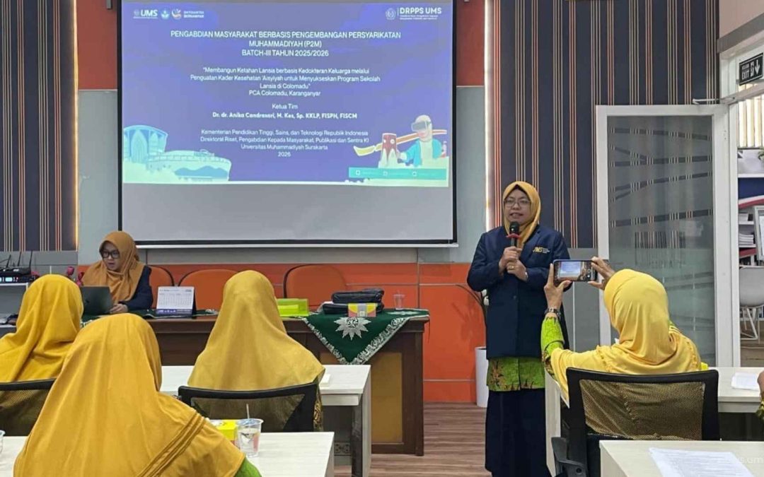 Tekan Penyakit Degeneratif, Tim Pengabdian FK UMS Rintis Sekolah Lansia di Colomadu