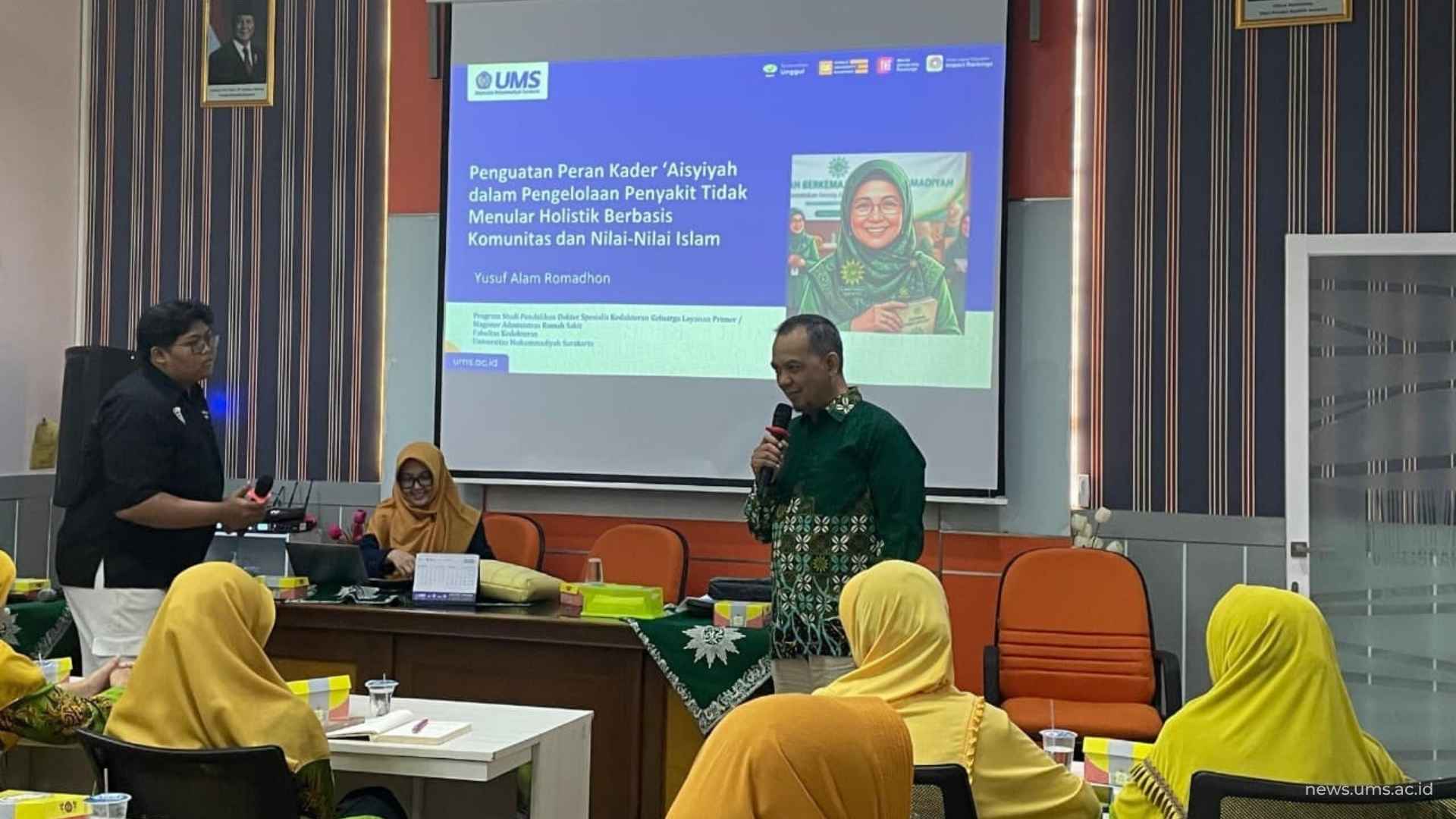 Pelatihan kader materi upaya pendekatan kedokteran keluarga sekaligus integrasi nilai Al-Islam dan Kemuhammadiyahan (AIK)