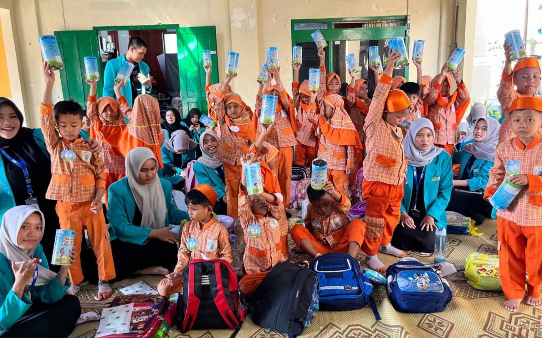Lewat Social Impact Fest, Mahasiswa UMS Kenalkan Celengan Target dan Asah Kreativitas Anak