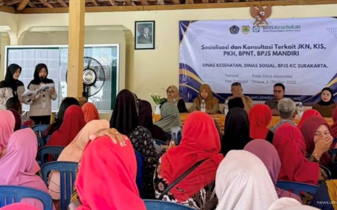 Tingkatkan Literasi Kesehatan Warga Alasombo, Mahasiswa Kesmas UMS Gelar Sosialisasi JKN dan PKH