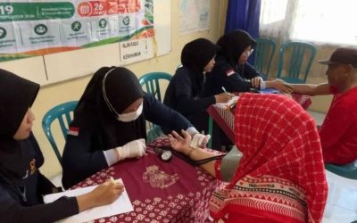 Tingkatkan Kebugaran Lansia, PPG Penjas UMS Kolaborasi Gelar Senam Selaras dan Pemeriksaan Gratis