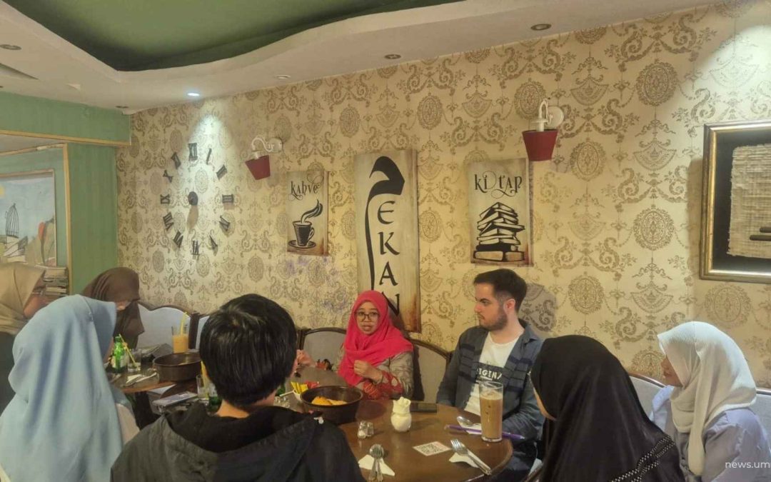 Dukung Mahasiswa Indonesia di Turki, Tim UMS Luncurkan Buku Saku dan Platform KLIKHMU