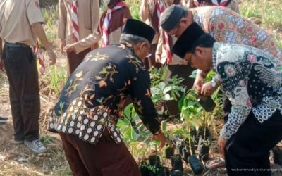 Wujud Dakwah Lingkungan, PCM Kebakkramat Gelar Aksi Penanaman Pohon di Desa Alastuwo